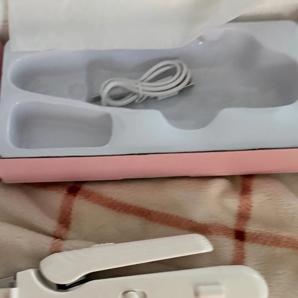 Source Unknown Pet Grooming Kit - Pink and Green Nail clipper and Grinder